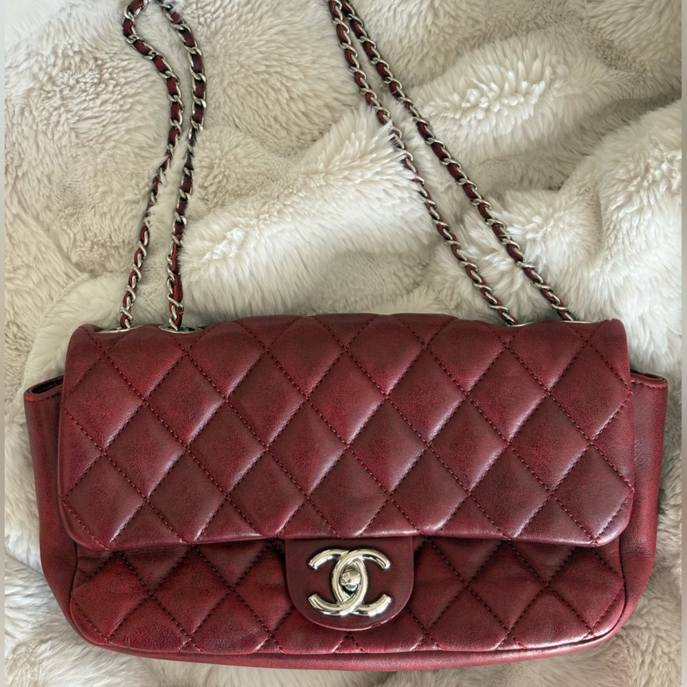 Chic wine red Quilted Chanel rain flap bag
